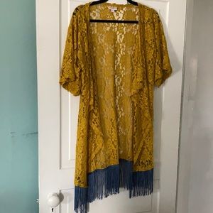 —Small LuLaRoe Monroe Kimono with Fringe
